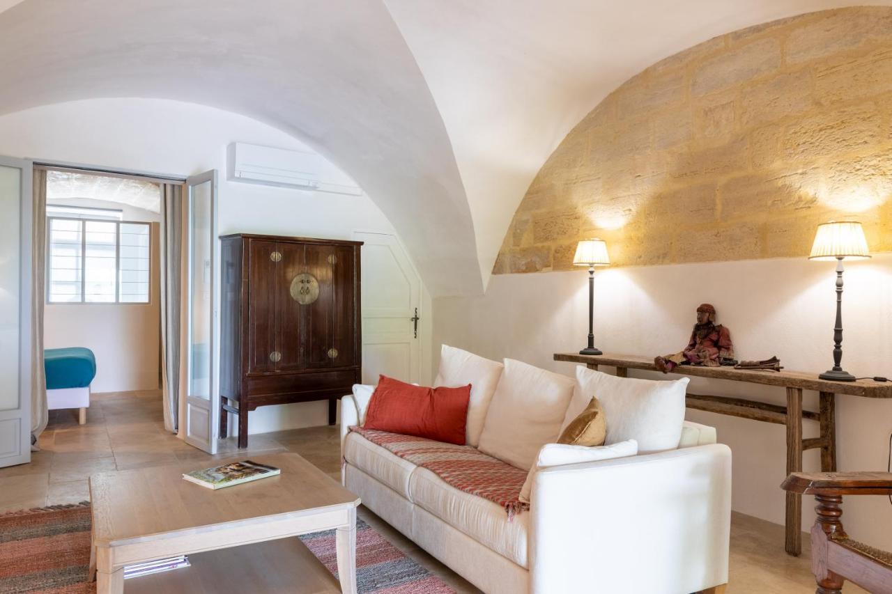 Les Canisses, Magnifique Appartement Avec Terrasse Au Coeur D'于泽斯 外观 照片